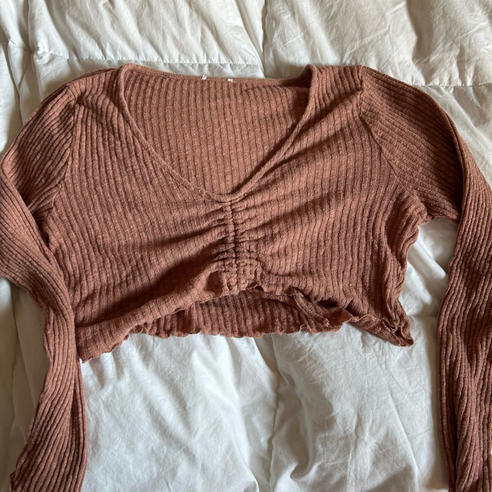 Long sleeve crop top